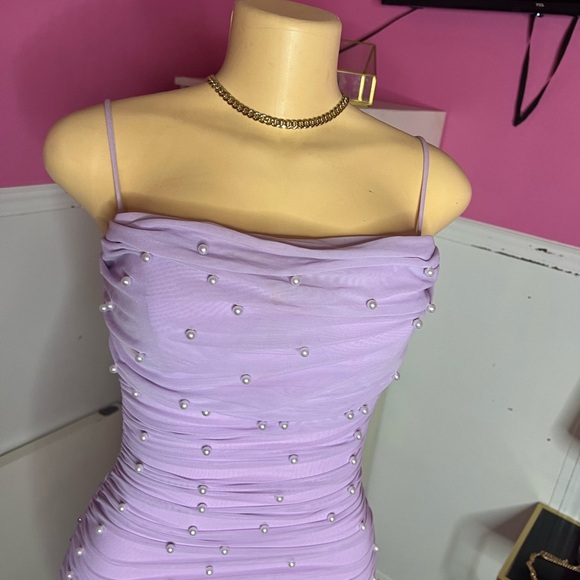 Elegant Lavender Dress with Pearl Accents - Picture 2 of 7